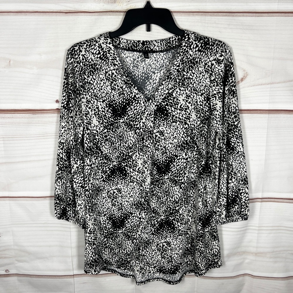 Sami & Jo V-Neck Top Womens Size S‎ Black White Animal Print 3/4 Sleeve Blouse